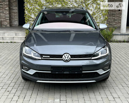 Серый Фольксваген Golf Alltrack, объемом двигателя 2 л и пробегом 186 тыс. км за 21499 $, фото 3 на Automoto.ua