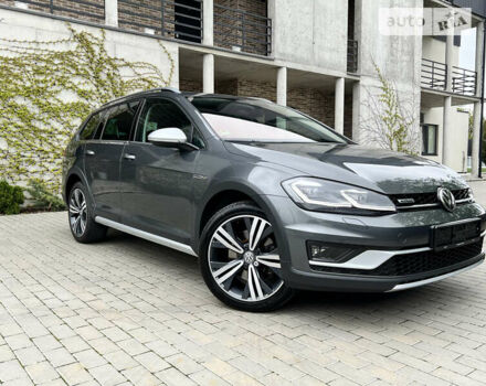 Серый Фольксваген Golf Alltrack, объемом двигателя 2 л и пробегом 185 тыс. км за 21699 $, фото 4 на Automoto.ua