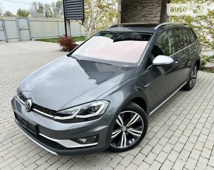 Серый Фольксваген Golf Alltrack, объемом двигателя 2 л и пробегом 185 тыс. км за 21699 $, фото 2 на Automoto.ua