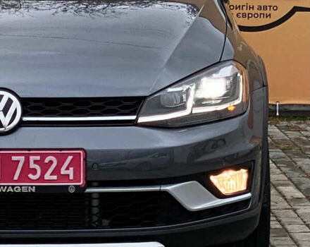 Серый Фольксваген Golf Alltrack, объемом двигателя 1.8 л и пробегом 72 тыс. км за 16200 $, фото 3 на Automoto.ua