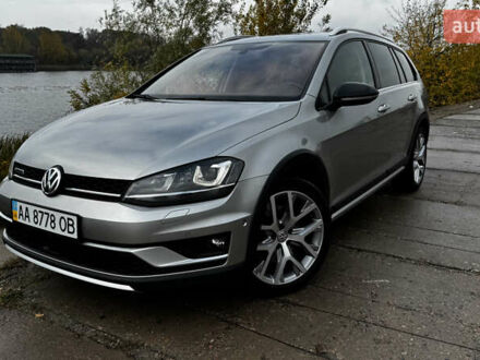 Серый Фольксваген Golf Alltrack, объемом двигателя 1.97 л и пробегом 263 тыс. км за 15555 $, фото 1 на Automoto.ua