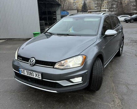 Серый Фольксваген Golf Alltrack, объемом двигателя 1.8 л и пробегом 112 тыс. км за 16200 $, фото 1 на Automoto.ua