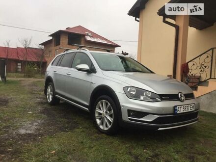 Фольксваген Golf Alltrack 2017 в Ивано-Франковске на Automoto.ua Серый Фольксваген Golf Alltrack, объемом двигателя 1.8 л и пробегом 80 тыс. км за 14000 $, фото 1 на Automoto.ua