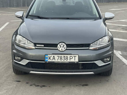 Серый Фольксваген Golf Alltrack, объемом двигателя 1.8 л и пробегом 116 тыс. км за 16550 $, фото 1 на Automoto.ua