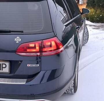 Синий Фольксваген Golf Alltrack, объемом двигателя 1.8 л и пробегом 62 тыс. км за 14550 $, фото 7 на Automoto.ua