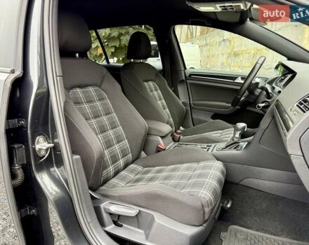 Серый Фольксваген Golf GTD, объемом двигателя 2 л и пробегом 138 тыс. км за 19000 $, фото 11 на Automoto.ua