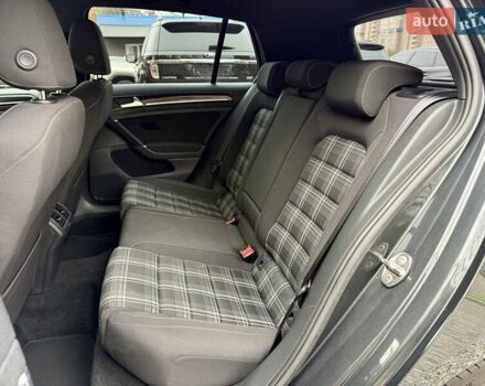 Серый Фольксваген Golf GTD, объемом двигателя 2 л и пробегом 138 тыс. км за 19000 $, фото 9 на Automoto.ua