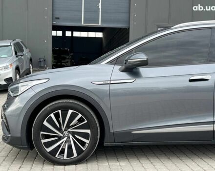 Серый Фольксваген ID.4 GTX, объемом двигателя 0 л и пробегом 60 тыс. км за 22490 $, фото 3 на Automoto.ua