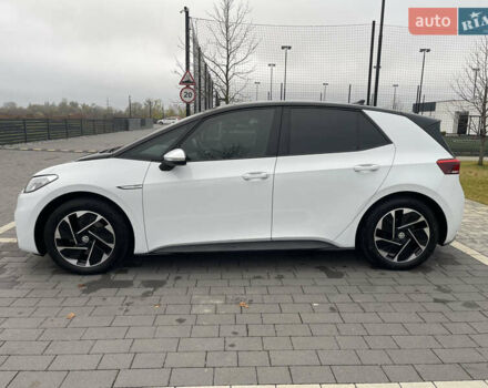 Белый Фольксваген ID.3, объемом двигателя 0 л и пробегом 98 тыс. км за 15899 $, фото 3 на Automoto.ua