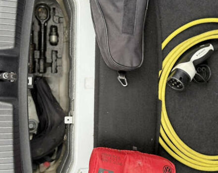 Белый Фольксваген ID.3, объемом двигателя 0 л и пробегом 160 тыс. км за 15800 $, фото 27 на Automoto.ua