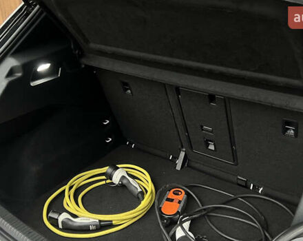 Белый Фольксваген ID.3, объемом двигателя 0 л и пробегом 127 тыс. км за 17499 $, фото 67 на Automoto.ua