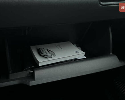 Белый Фольксваген ID.3, объемом двигателя 0 л и пробегом 127 тыс. км за 17499 $, фото 165 на Automoto.ua