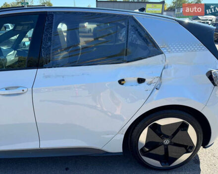 Белый Фольксваген ID.3, объемом двигателя 0 л и пробегом 201 тыс. км за 13199 $, фото 5 на Automoto.ua