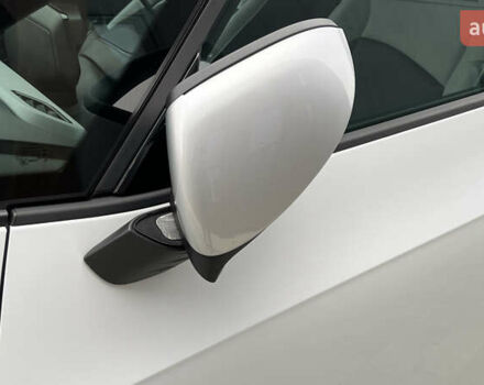 Белый Фольксваген ID.3, объемом двигателя 0 л и пробегом 127 тыс. км за 17499 $, фото 41 на Automoto.ua