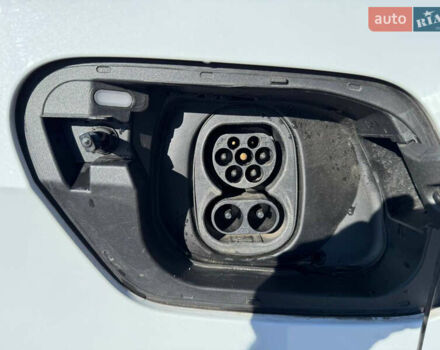 Белый Фольксваген ID.3, объемом двигателя 0 л и пробегом 201 тыс. км за 13199 $, фото 12 на Automoto.ua