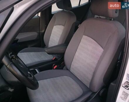 Белый Фольксваген ID.3, объемом двигателя 0 л и пробегом 44 тыс. км за 17800 $, фото 23 на Automoto.ua