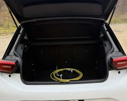 Белый Фольксваген ID.3, объемом двигателя 0 л и пробегом 160 тыс. км за 15800 $, фото 22 на Automoto.ua