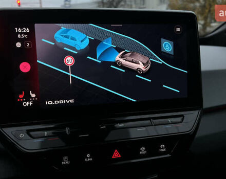 Белый Фольксваген ID.3, объемом двигателя 0 л и пробегом 127 тыс. км за 17499 $, фото 160 на Automoto.ua