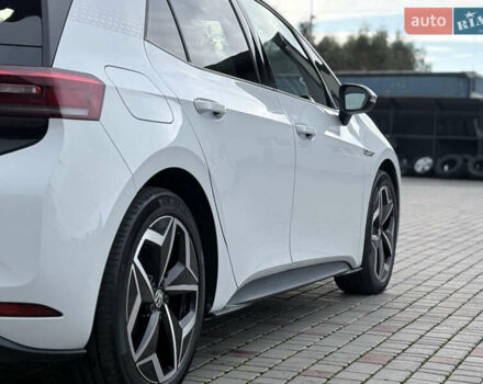 Фольксваген ID.3 2020 в Луцке на Automoto.ua Белый Фольксваген ID.3, объемом двигателя 0 л и пробегом 148 тыс. км за 17500 $, фото 8 на Automoto.ua
