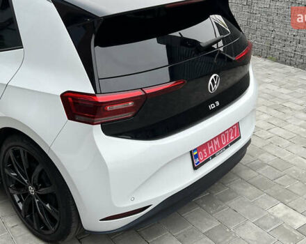 Белый Фольксваген ID.3, объемом двигателя 0 л и пробегом 127 тыс. км за 17499 $, фото 51 на Automoto.ua