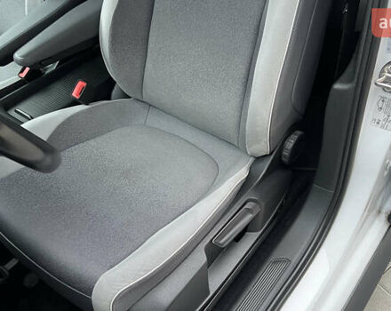 Белый Фольксваген ID.3, объемом двигателя 0 л и пробегом 127 тыс. км за 17499 $, фото 106 на Automoto.ua