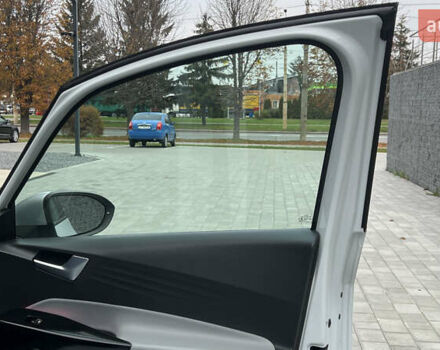 Белый Фольксваген ID.3, объемом двигателя 0 л и пробегом 127 тыс. км за 17499 $, фото 87 на Automoto.ua