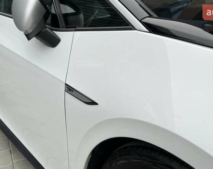 Белый Фольксваген ID.3, объемом двигателя 0 л и пробегом 127 тыс. км за 17499 $, фото 47 на Automoto.ua