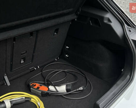 Белый Фольксваген ID.3, объемом двигателя 0 л и пробегом 127 тыс. км за 17499 $, фото 66 на Automoto.ua