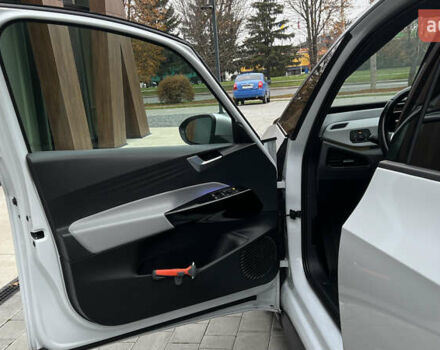 Белый Фольксваген ID.3, объемом двигателя 0 л и пробегом 127 тыс. км за 17499 $, фото 100 на Automoto.ua