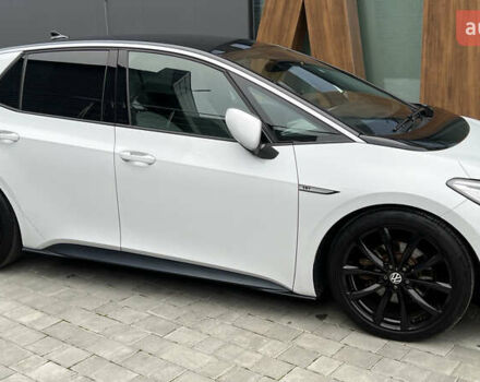 Белый Фольксваген ID.3, объемом двигателя 0 л и пробегом 127 тыс. км за 17499 $, фото 13 на Automoto.ua