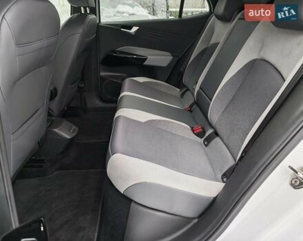 Белый Фольксваген ID.3, объемом двигателя 0 л и пробегом 162 тыс. км за 15400 $, фото 26 на Automoto.ua