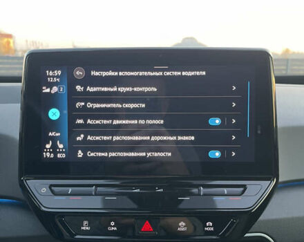 Белый Фольксваген ID.3, объемом двигателя 0 л и пробегом 98 тыс. км за 15899 $, фото 34 на Automoto.ua