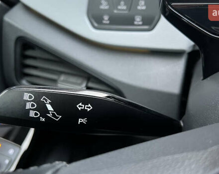 Белый Фольксваген ID.3, объемом двигателя 0 л и пробегом 127 тыс. км за 17499 $, фото 115 на Automoto.ua