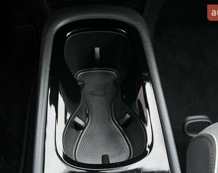 Белый Фольксваген ID.3, объемом двигателя 0 л и пробегом 127 тыс. км за 17499 $, фото 130 на Automoto.ua