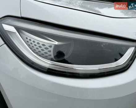 Білий Фольксваген ID.3, об'ємом двигуна 0 л та пробігом 85 тис. км за 17999 $, фото 7 на Automoto.ua