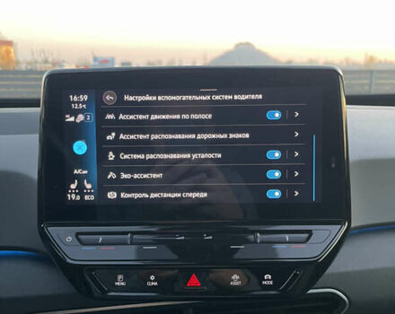 Белый Фольксваген ID.3, объемом двигателя 0 л и пробегом 98 тыс. км за 15899 $, фото 35 на Automoto.ua