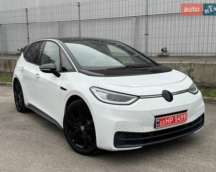 Белый Фольксваген ID.3, объемом двигателя 0 л и пробегом 170 тыс. км за 15900 $, фото 3 на Automoto.ua