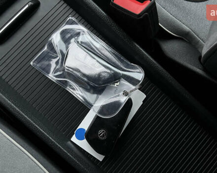 Белый Фольксваген ID.3, объемом двигателя 0 л и пробегом 127 тыс. км за 17499 $, фото 166 на Automoto.ua