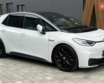 Белый Фольксваген ID.3, объемом двигателя 0 л и пробегом 127 тыс. км за 17499 $, фото 2 на Automoto.ua