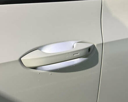 Белый Фольксваген ID.3, объемом двигателя 0 л и пробегом 63 тыс. км за 17900 $, фото 7 на Automoto.ua