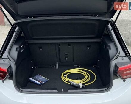 Белый Фольксваген ID.3, объемом двигателя 0 л и пробегом 170 тыс. км за 15900 $, фото 17 на Automoto.ua