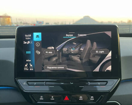 Белый Фольксваген ID.3, объемом двигателя 0 л и пробегом 98 тыс. км за 15899 $, фото 32 на Automoto.ua
