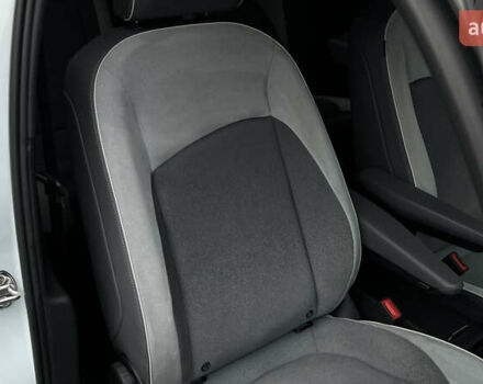 Белый Фольксваген ID.3, объемом двигателя 0 л и пробегом 127 тыс. км за 17499 $, фото 90 на Automoto.ua