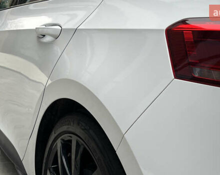 Белый Фольксваген ID.3, объемом двигателя 0 л и пробегом 127 тыс. км за 17499 $, фото 39 на Automoto.ua