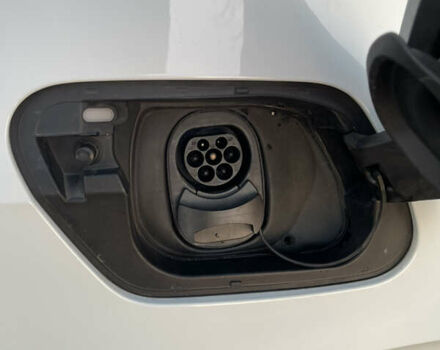 Белый Фольксваген ID.3, объемом двигателя 0 л и пробегом 98 тыс. км за 15899 $, фото 47 на Automoto.ua