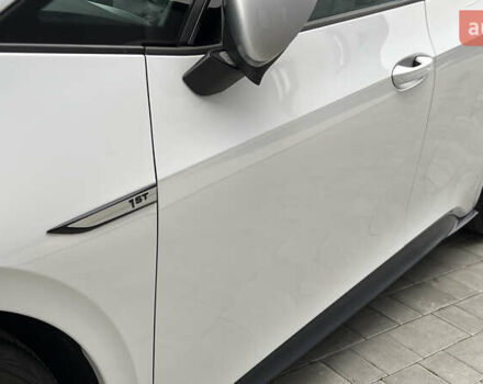 Белый Фольксваген ID.3, объемом двигателя 0 л и пробегом 127 тыс. км за 17499 $, фото 40 на Automoto.ua