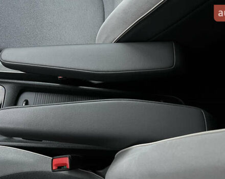 Белый Фольксваген ID.3, объемом двигателя 0 л и пробегом 127 тыс. км за 17499 $, фото 124 на Automoto.ua