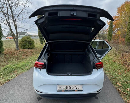 Фольксваген ID.3 2020 в Ивано-Франковске на Automoto.ua Белый Фольксваген ID.3, объемом двигателя 0 л и пробегом 165 тыс. км за 16800 $, фото 4 на Automoto.ua