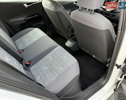 Білий Фольксваген ID.3, об'ємом двигуна 0 л та пробігом 119 тис. км за 15999 $, фото 32 на Automoto.ua