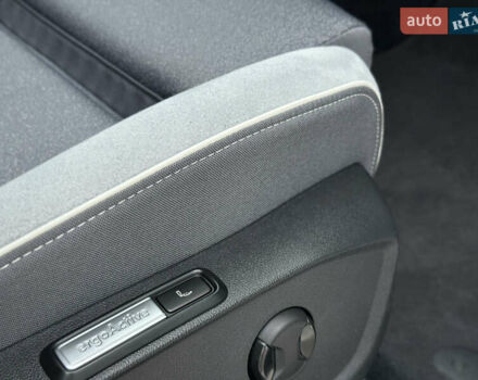 Белый Фольксваген ID.3, объемом двигателя 0 л и пробегом 117 тыс. км за 21800 $, фото 28 на Automoto.ua